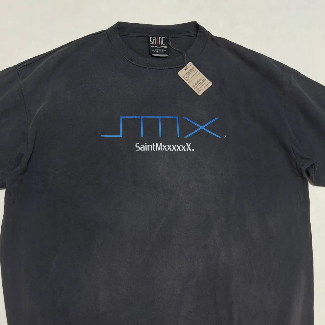SAINT Mxxxxxx SM6 TEE/BLK latest model SM6 basic LOGO printed TEE, washed black S-XL, garment dyeing, heavy washing to make old, hanging holes, highly restored original printing, correct with anti-counterfeiting angel mark